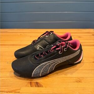 Puma Future Cat Women’s size 6